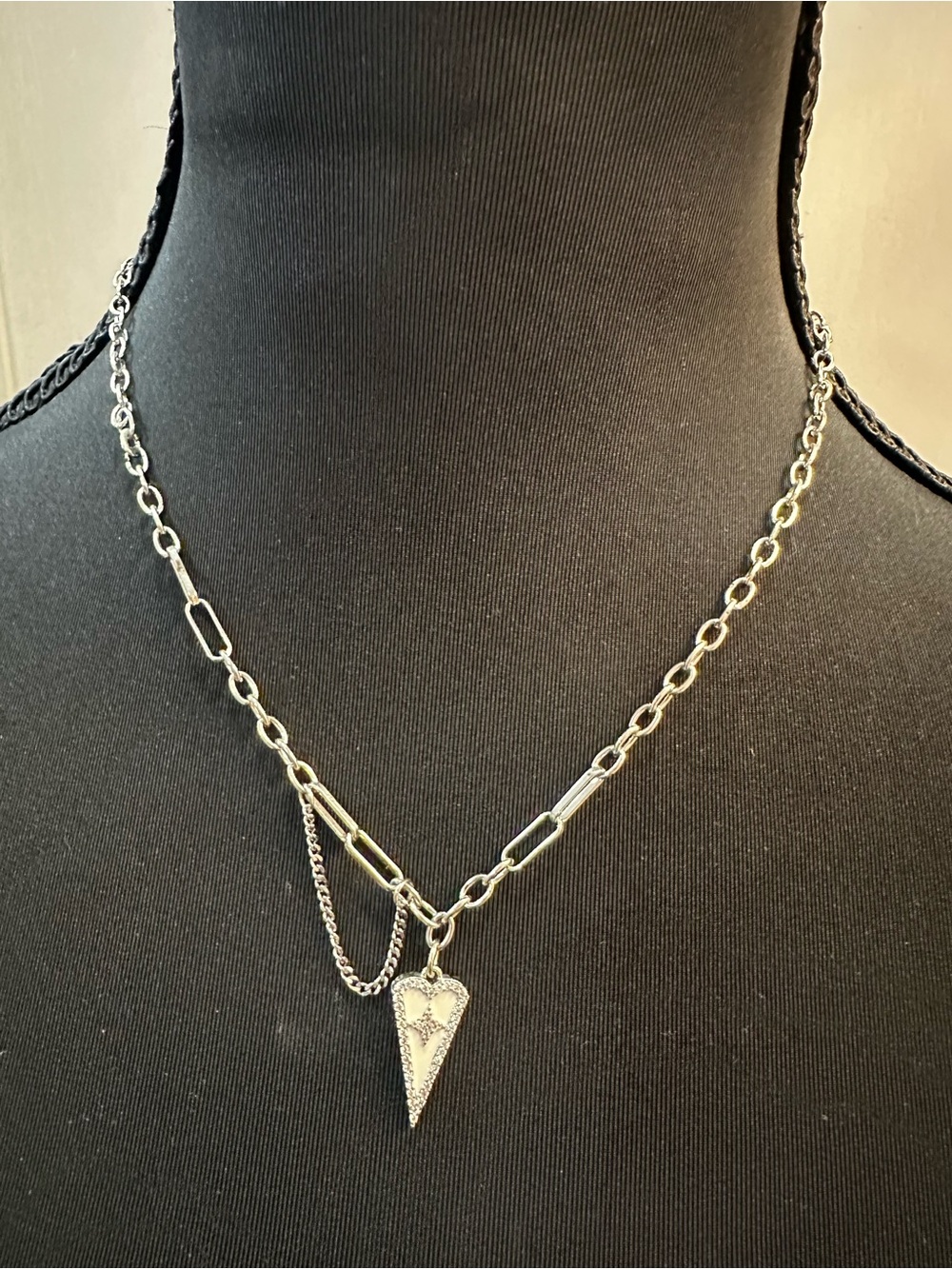 Melania Clara-Silver Heart Point Pendant Necklace